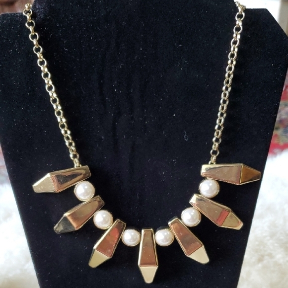 Avon Gold and White Necklace with Geometric Design - Picture 1 of 6